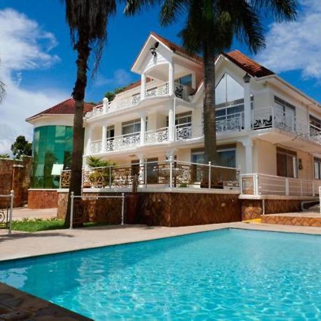 Hotel Ivory Castle Limited Kampala Exterior foto