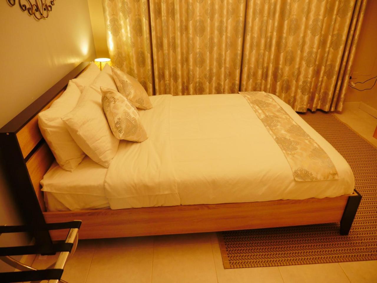 Hotel Ivory Castle Limited Kampala Exterior foto
