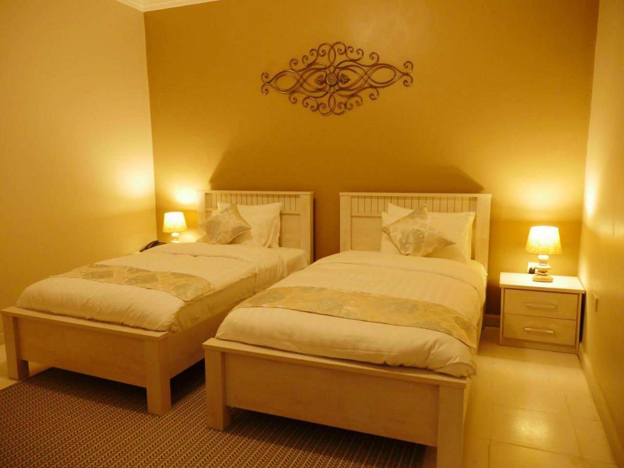 Hotel Ivory Castle Limited Kampala Exterior foto